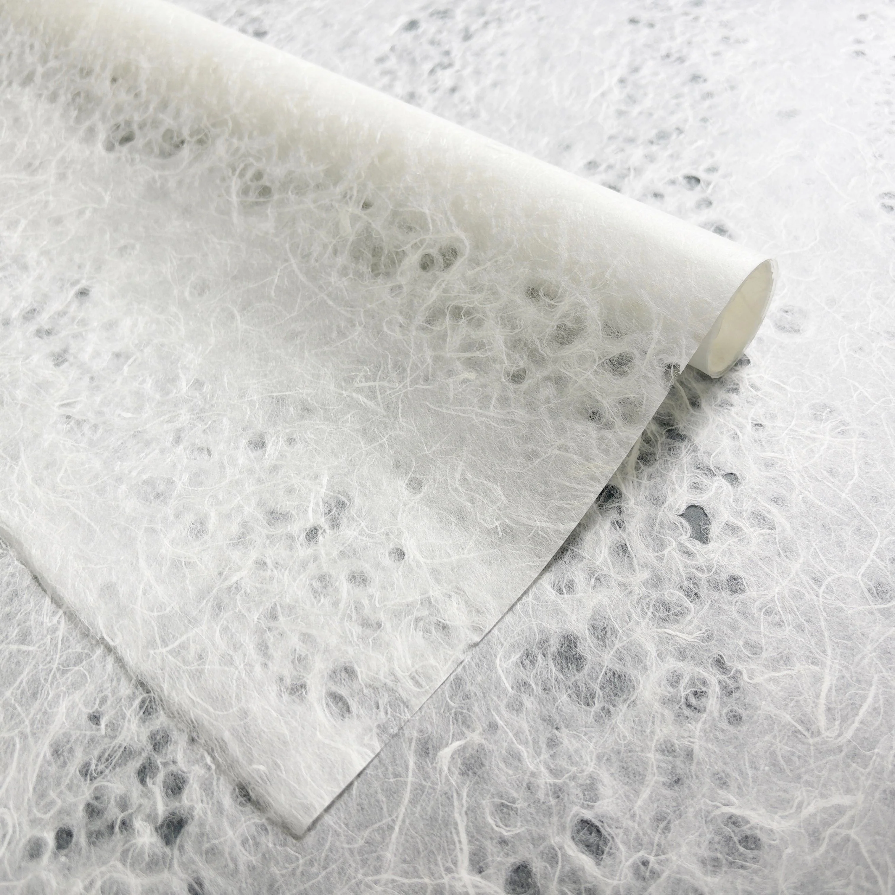 Unryu Kozo Paper with Raindrop Stripes (White) - Image 4