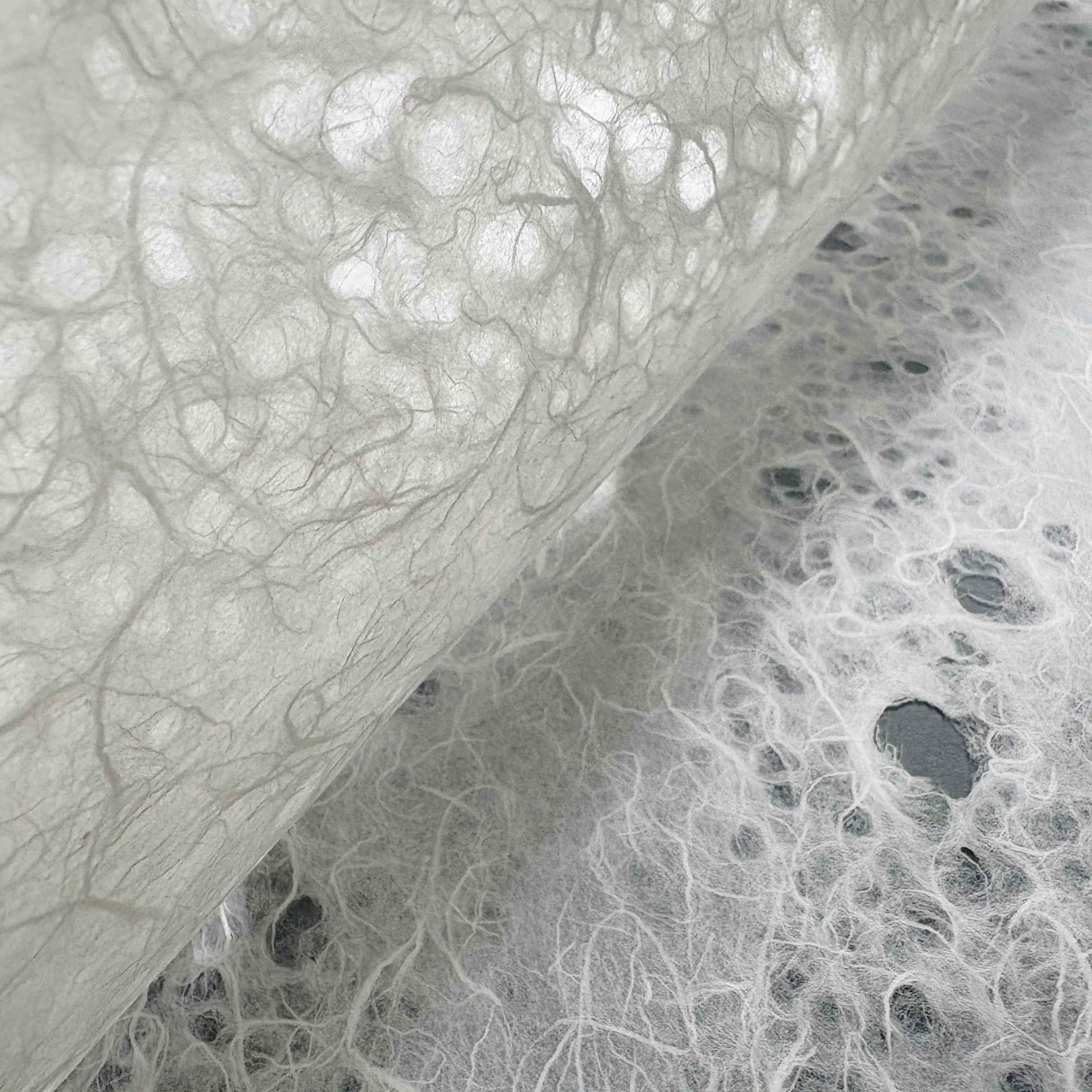 Unryu Kozo Paper with Raindrop Stripes (White) - Image 6